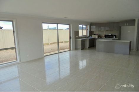 Property photo of 4 Toolern Waters Drive Weir Views VIC 3338