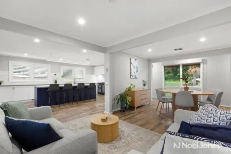 Property photo of 5 Valley Ho Chirnside Park VIC 3116