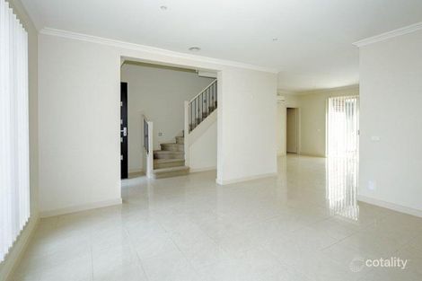 Property photo of 1/245 Lawrence Road Mount Waverley VIC 3149