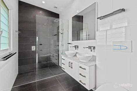 Property photo of 30 Ruth Street Highgate Hill QLD 4101
