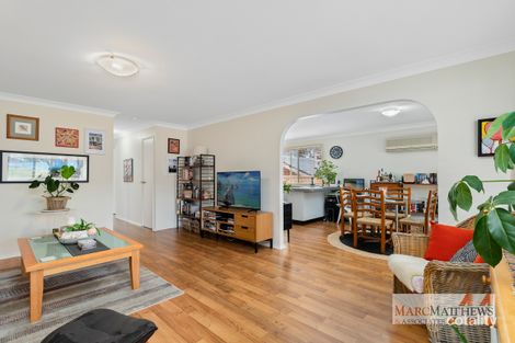 Property photo of 2/7 Alecia Close Green Point NSW 2251