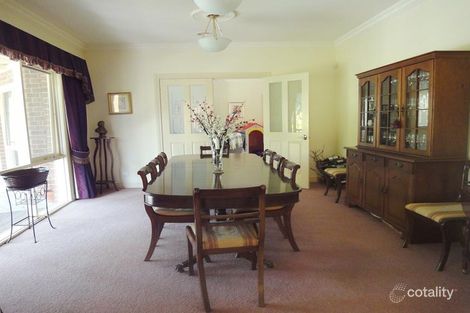 Property photo of 4 Woodlands Close Park Orchards VIC 3114
