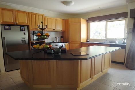 Property photo of 4 Woodlands Close Park Orchards VIC 3114