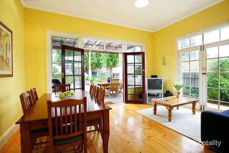 Property photo of 18 Railway Avenue Armadale VIC 3143