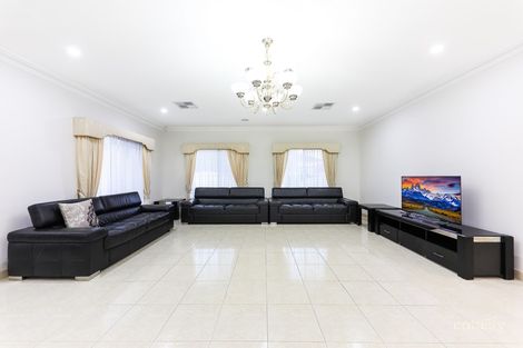 Property photo of 3 Cedarwood Way Roxburgh Park VIC 3064