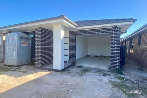 Property photo of 32 Horizon Loop Oran Park NSW 2570