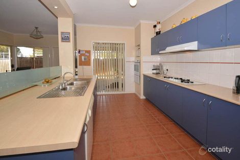 Property photo of 8 Crosslee Court Deer Park VIC 3023