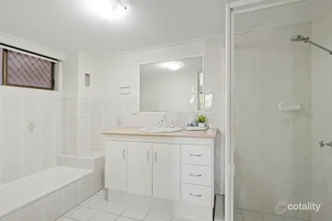 Property photo of 2/22 Dunlop Court Mermaid Waters QLD 4218