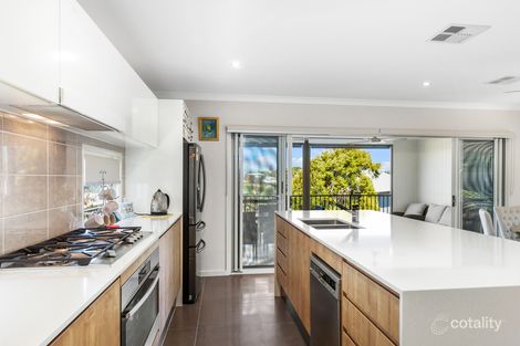 Property photo of 327 Wynnum North Road Wynnum QLD 4178