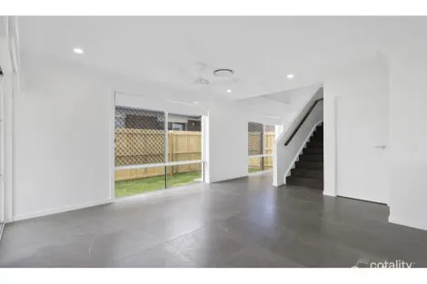 Property photo of 52 Tulloch Street Logan Reserve QLD 4133