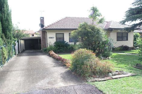 12 Hewitt St, Greenacre, NSW 2190