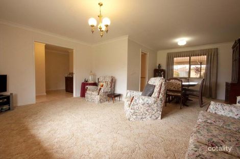 Property photo of 4 Boston Close Hunterview NSW 2330