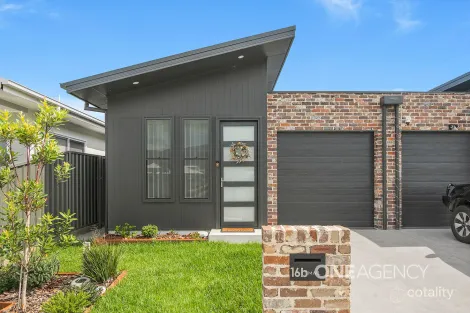 16b Greenview Dr, Horsley, NSW 2530