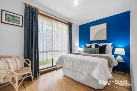 Property photo of 44 Fenton Court Keysborough VIC 3173