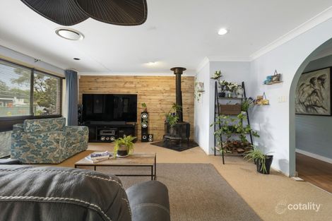 Property photo of 16 Kanimbla Avenue Charmhaven NSW 2263