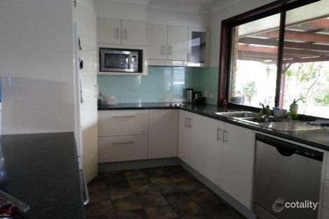 Property photo of 16 Andrew Avenue Pottsville NSW 2489