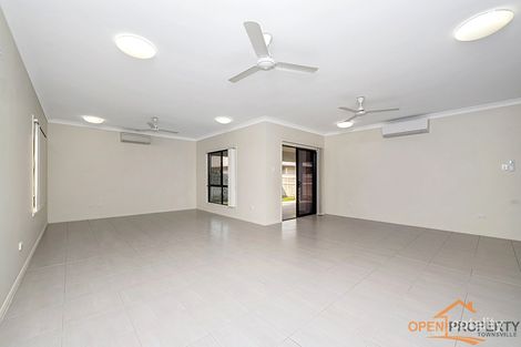 Property photo of 10 Hollanders Crescent Kelso QLD 4815