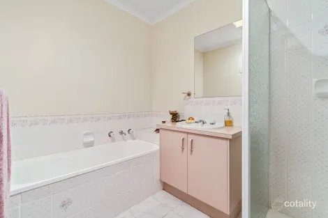 Property photo of 6/15-17 Lyall Street Cranbourne VIC 3977