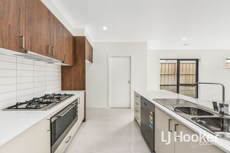 Property photo of 7 Barrier Parade Clyde North VIC 3978