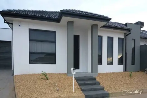 2/7 Bridlepath Dr, Truganina, VIC 3029