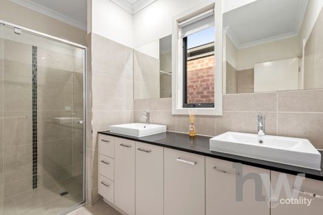 Property photo of 5 Bridgewater Circuit Armstrong Creek VIC 3217