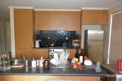 Property photo of 2/173 Ballan Road Wyndham Vale VIC 3024