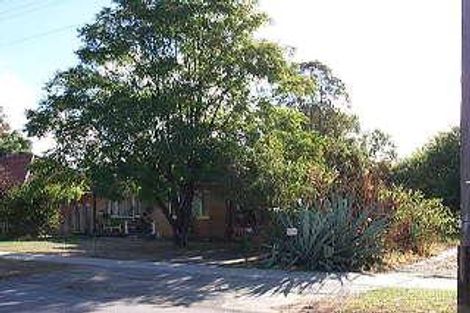 126 Hamilton St, Queens Park, WA 6107