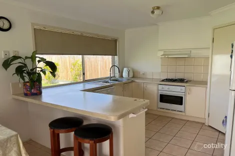 Property photo of 10 Crabill Walk Narre Warren South VIC 3805