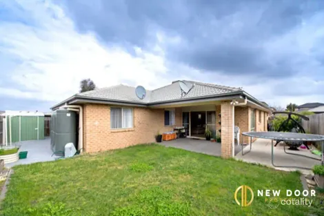 Property photo of 10 Hesba Brinsmead Street Franklin ACT 2913