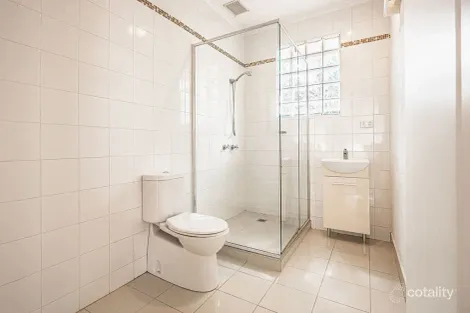 Property photo of 4/71 Crisp Street Hampton VIC 3188
