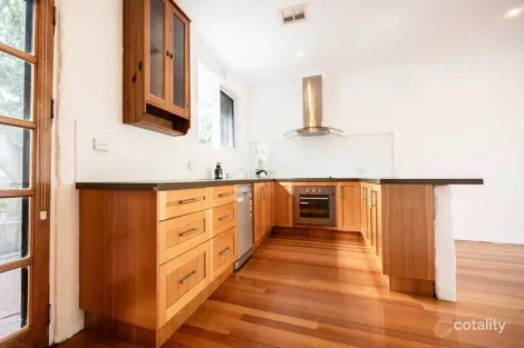 Property photo of 4/71 Crisp Street Hampton VIC 3188