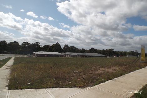 Property photo of 21 Fable Way Cranbourne East VIC 3977