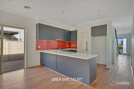 Property photo of 5 Deepdene Street Caroline Springs VIC 3023