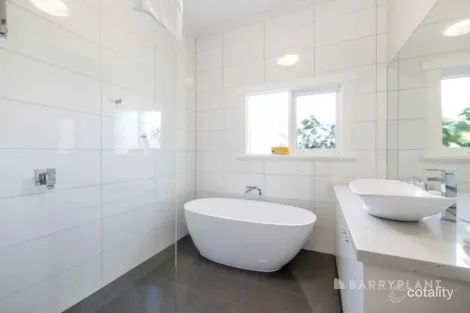 Property photo of 1A Devon Street Lake Wendouree VIC 3350