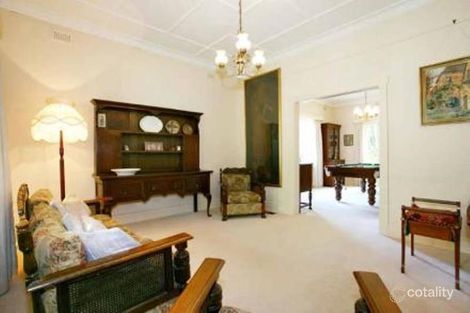Property photo of 10 Rostrevor Parade Mont Albert VIC 3127