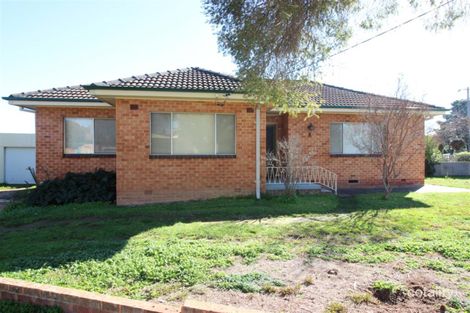 8 Essex Rd, Mount Austin, NSW 2650