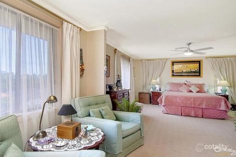 Property photo of 10 Heritage Park Drive Castle Hill NSW 2154