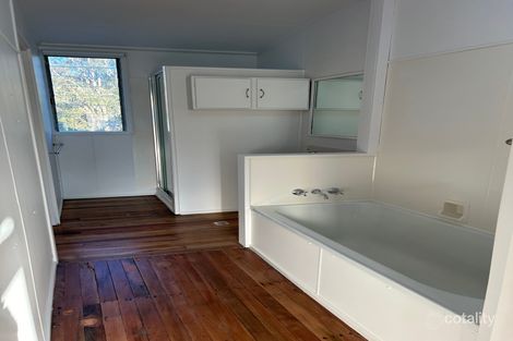 Property photo of 19 Bishop Road Beachmere QLD 4510