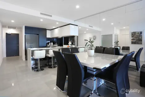 Property photo of 51103/5 Harbour Side Court Biggera Waters QLD 4216