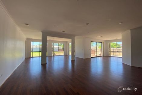 Property photo of 2 Cooks Way Taylors Hill VIC 3037