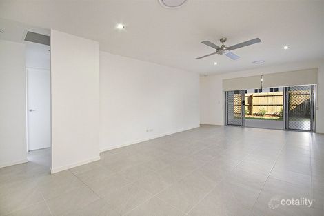 Property photo of 1/2 Waterway Drive Birtinya QLD 4575