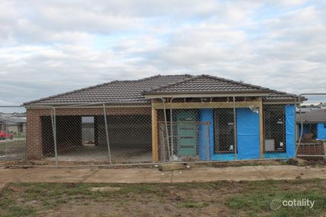 42 Sampson Dr, Pakenham, VIC 3810