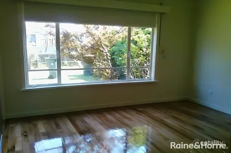 Property photo of 16 Millawa Avenue St Albans VIC 3021