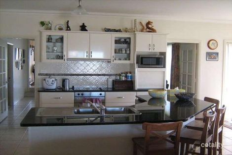 Property photo of 2 Scott Place Young NSW 2594