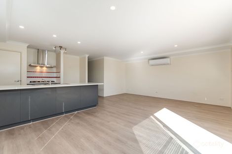 Property photo of 29 Conferta Link Banksia Grove WA 6031