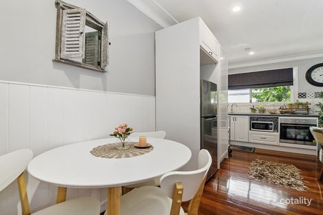 Property photo of 1/18 Victor Street Holland Park QLD 4121