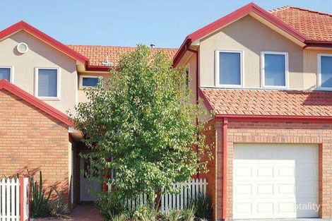 Property photo of 2/1 McKelvie Court Glen Waverley VIC 3150