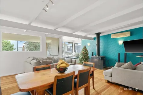 Property photo of 1 Stradbroke Crescent Surf Beach VIC 3922