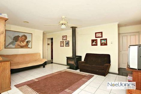 Property photo of 9 Dean Close Narre Warren South VIC 3805