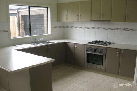 Property photo of 7 Lily Place Cranbourne VIC 3977